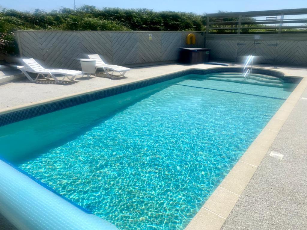 2 Bedroom Cottage Sleeps 4 With Hot-Tub, & Shared Pool Use Sennen Ngoại thất bức ảnh